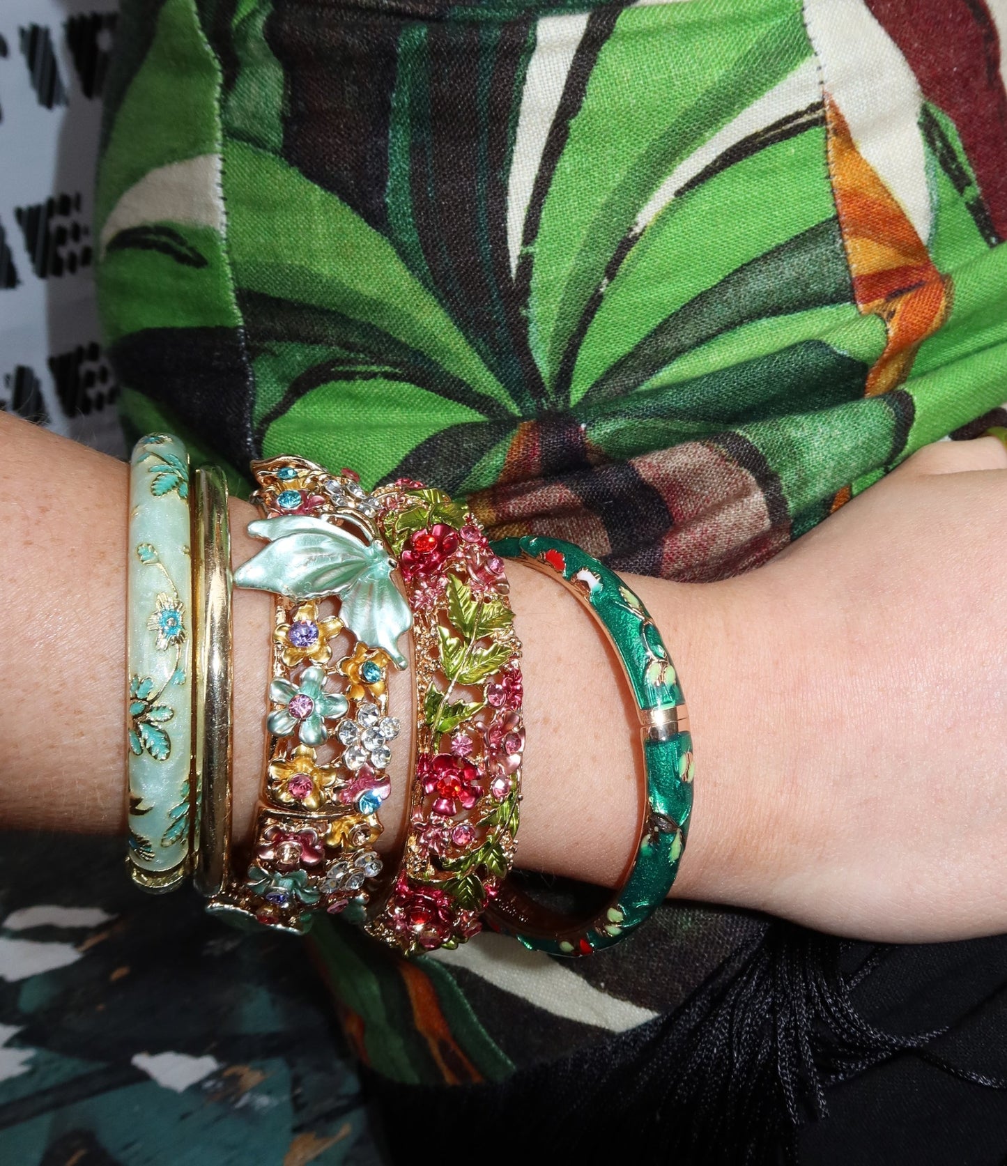 LA VIE EN ROSE BANGLE