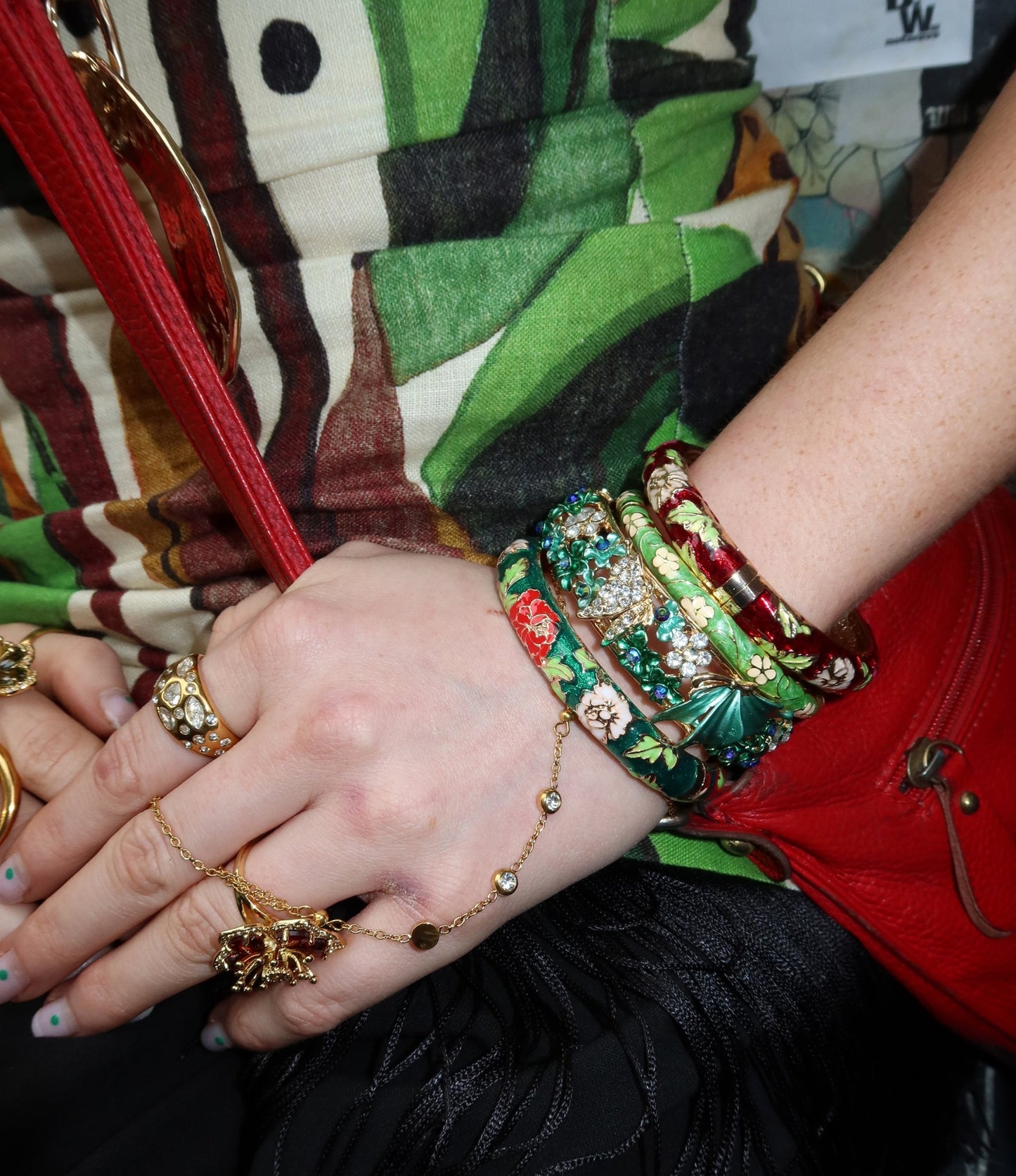 AURORA BANGLE